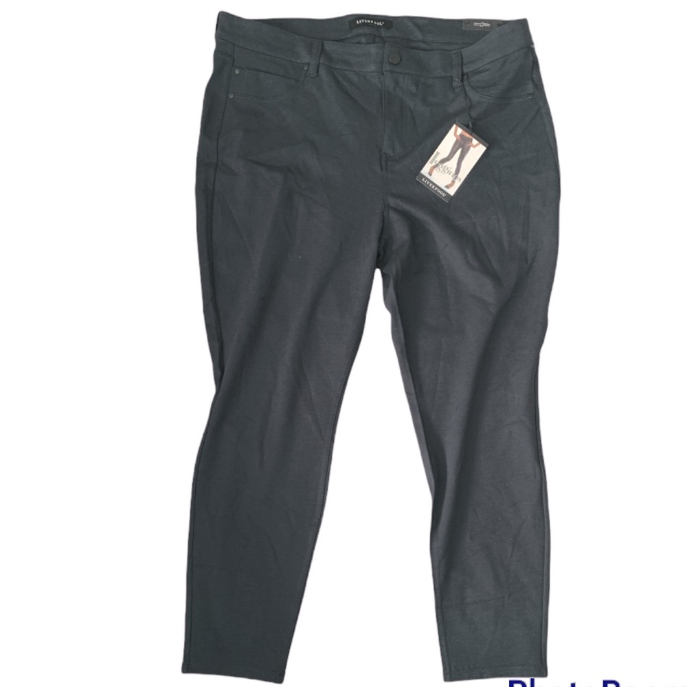 NWT Liverpool Legging
